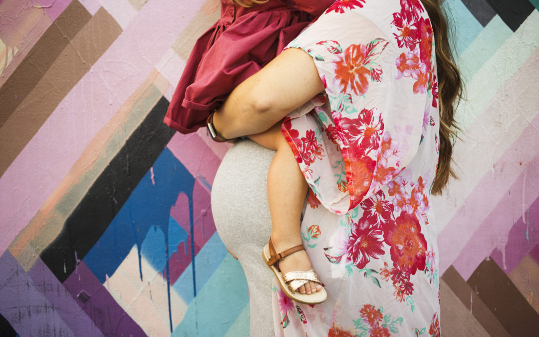 Colorful Urban Maternity Photos // Lacey